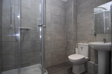 2 bed flat, Belgrave Lane, Mutley, Plymouth, PL47DA - Image 4